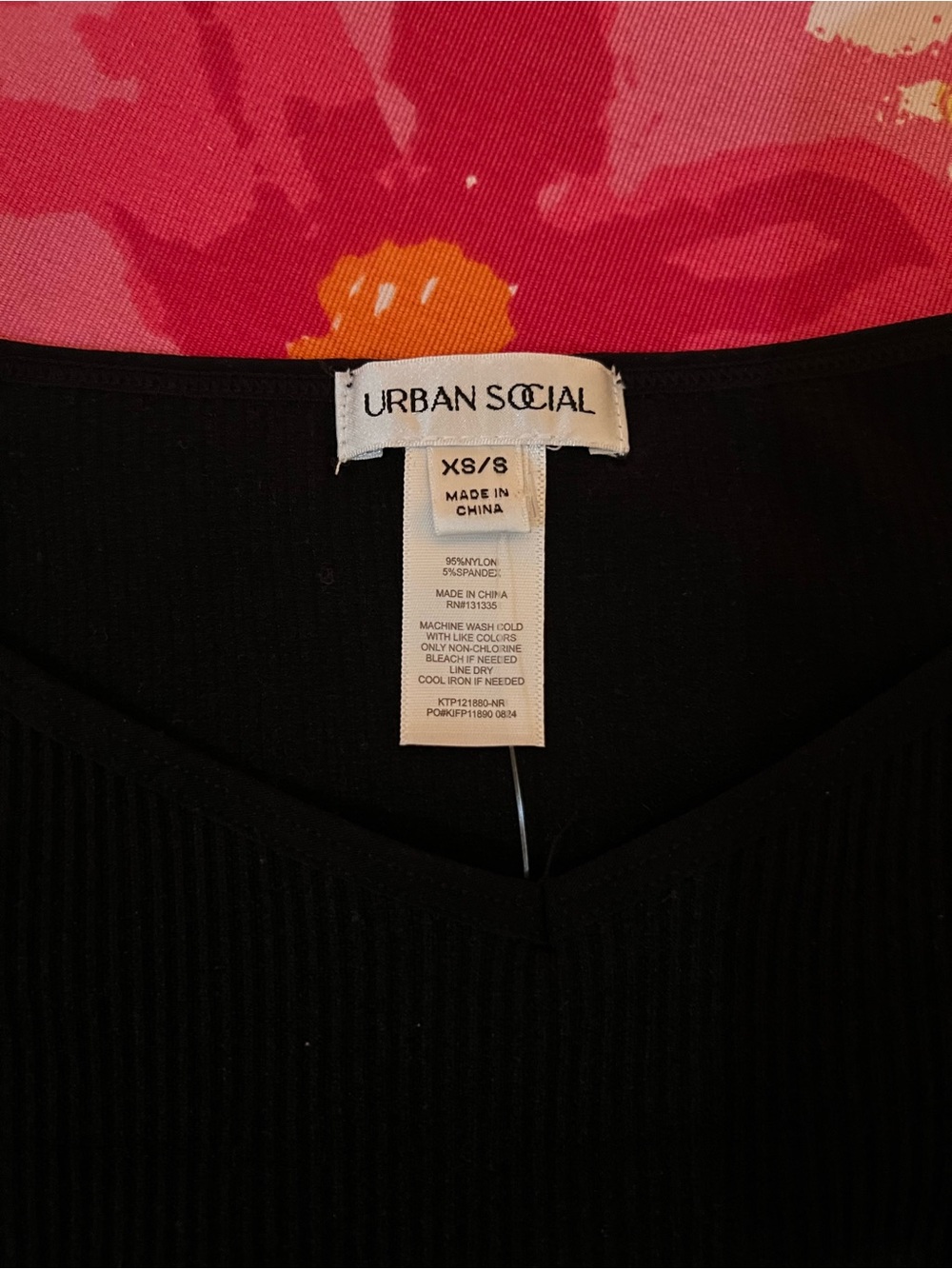 Classic Black V-Neck Ribbed Knit Sweater XS/S - Picture 2 of 6